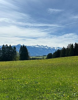 Très jolie vue depuis le chemin à gauche