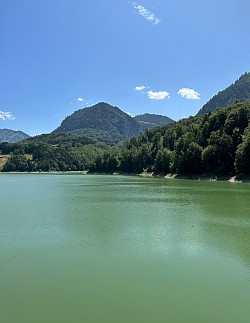 Vue depuis la passerelle du barrage