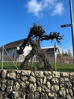 Épouvantail sur la route du ministre